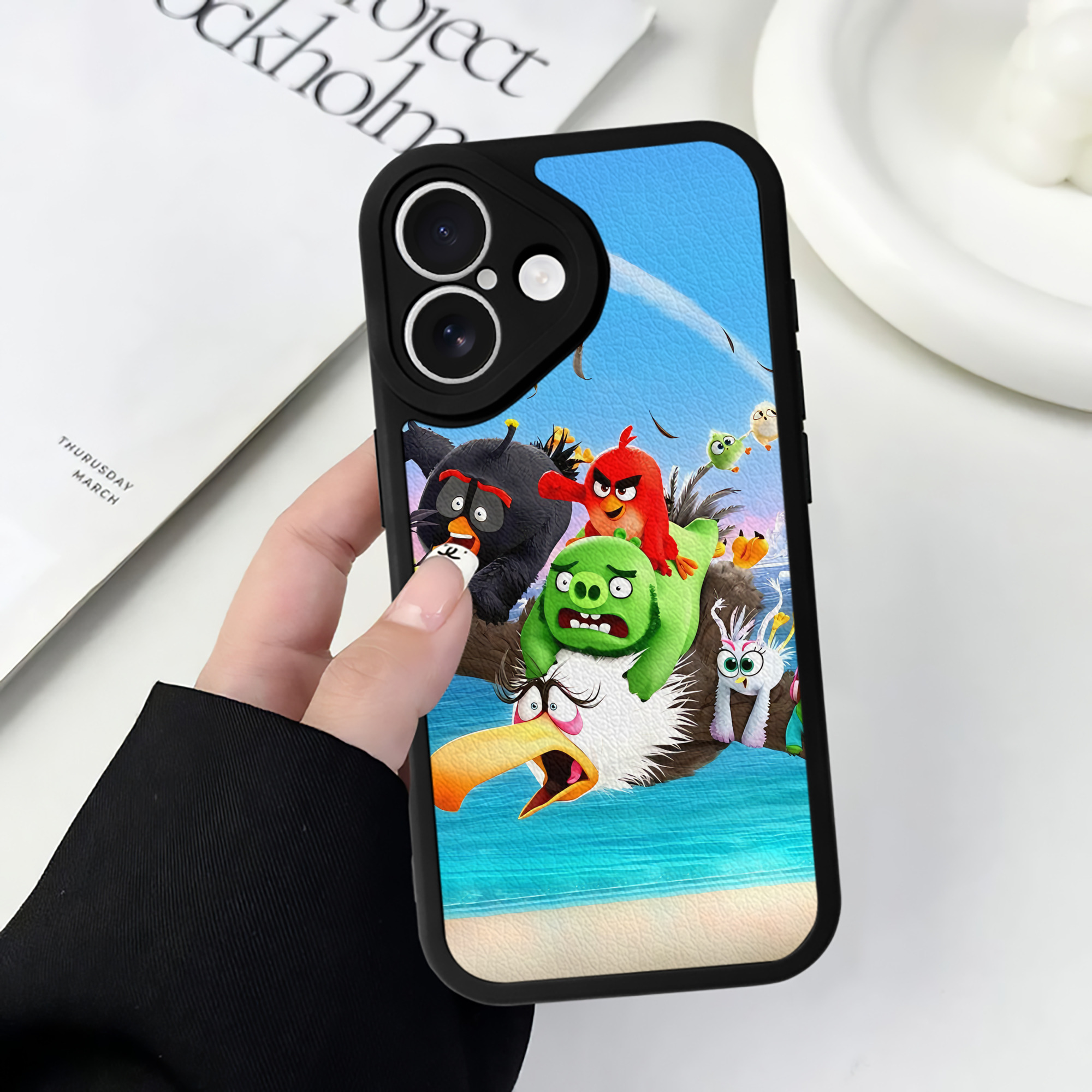（画像用） Angry Birds アングリーバード 【iPhone 16シリーズ対応】シリコンスマホケース（レザー調） 材質：シリコン